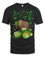 Bison Irish Shamrock Funny St Patricks Day Lover Gift T-Shirt