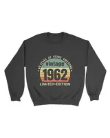 60 Year Old Vintage 1962 Limited Edition 60th Birthday T-Shirt (1)