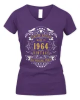 58 Years Old 58th Birthday Made Born in 1964 Men Women Idea T-Shirt