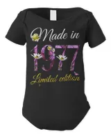 Made in 1977 Tee 45 Year Old Floral 1977 45th Birthday Gift