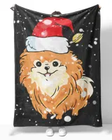 Pomeranian Licking Snow on Nose Santa Xmas Hat T-shirt