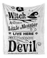 Cozy Plush Fleece Blanket (50x60in)