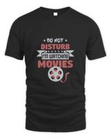 do not disturb i'm watching movies-01 Men's Standard T-Shirt black s