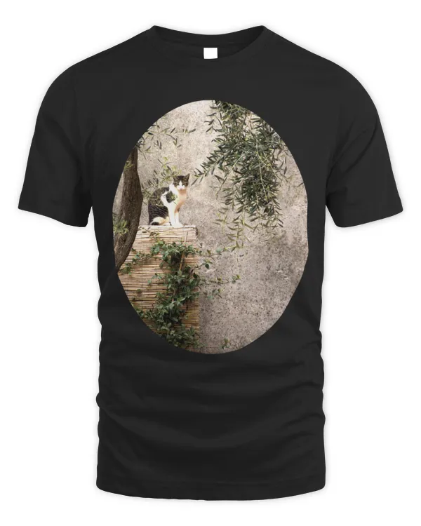 Cute Lazy Cat in the Garden  Beautiful Photography Gift for a Cat Lover T-Shirt