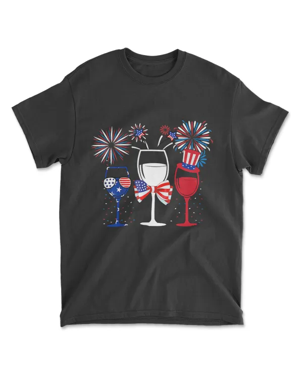 4th of july red white blue wine glasses fireworks usa flag T-Shirt