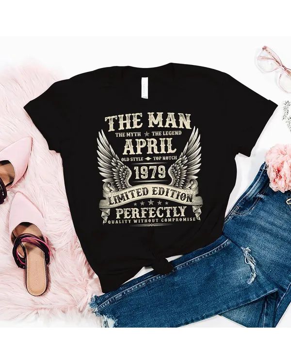 Vintage 46 Year Old Gifts For Men April 1979 46th Birthday T-Shirt Shirt - Men's Long Sleeved T-Shirt Men's Long Sleeved T-Shirt