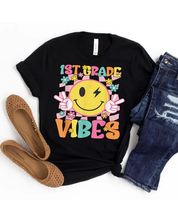 1st Grade Vibes Smile Face Back To School First Grade Shirt