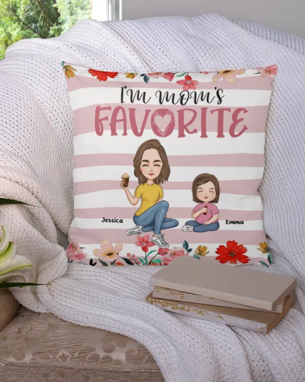 I'm Mom's Favorite - Personalized Pillow, Gifts for Mom, Gift idea for Mom, Mother's day gift