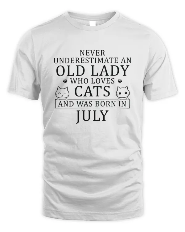 Cat Mom Born In July6860 T-Shirt T-Shirt