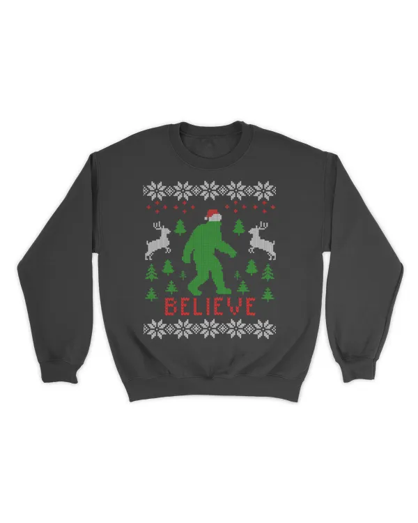 Big Foot Bigfoot Yeti Sasquatch With Santa Hat Christmas Ugly Sweater Essential T-Shirt