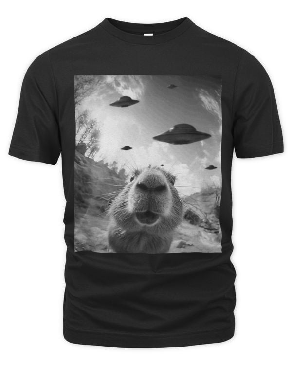Capybara Pet Funny Alien UFO Graphic Tee Capybara Selfie with UFOs Weird