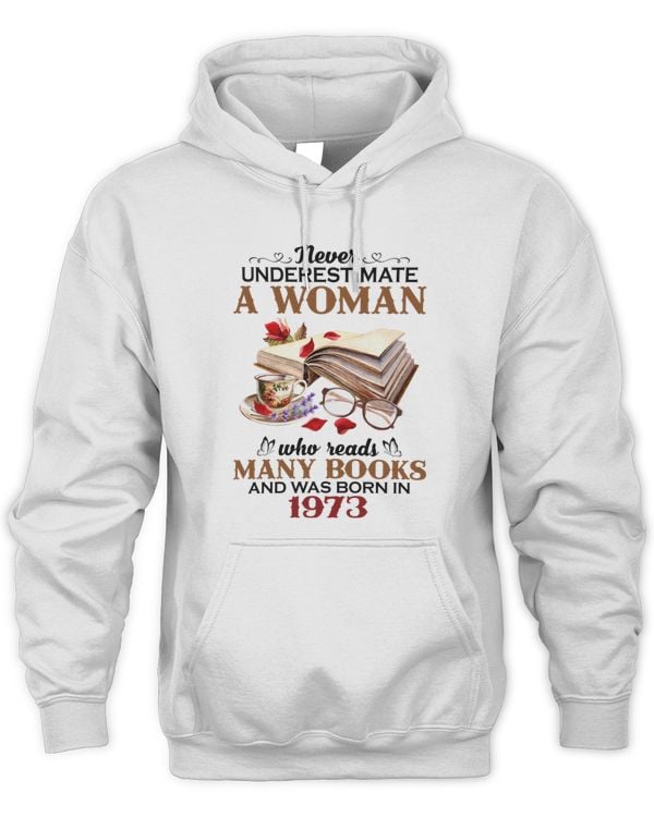 1973 x A woman who reads many books